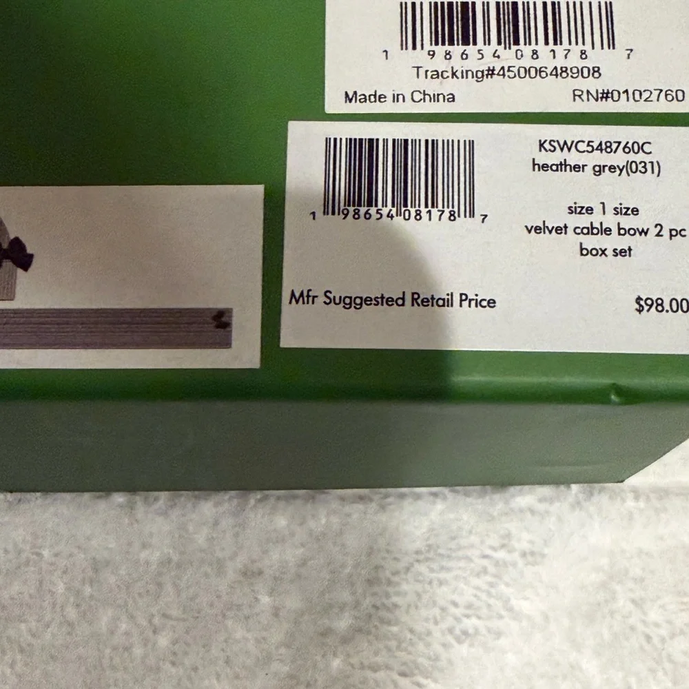New in box Kate Spade Scarf and Hat Set Gray With Black Bow